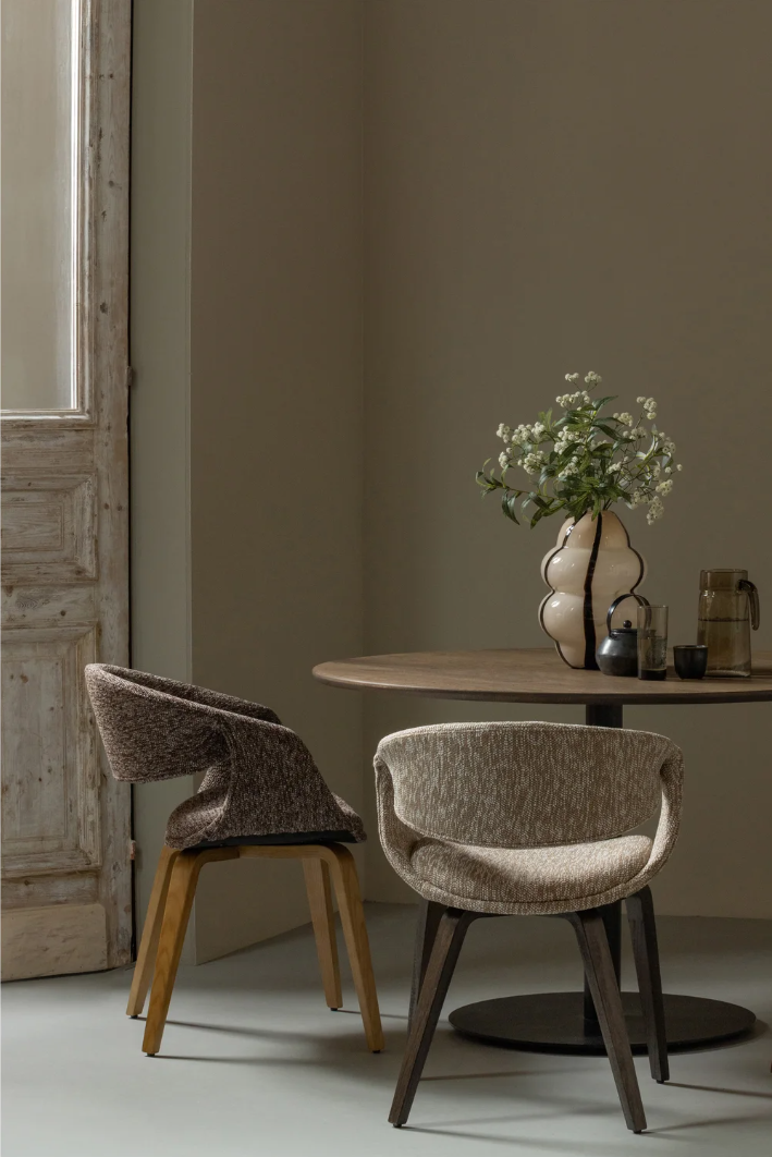 Yossi Chair Natural Leg
