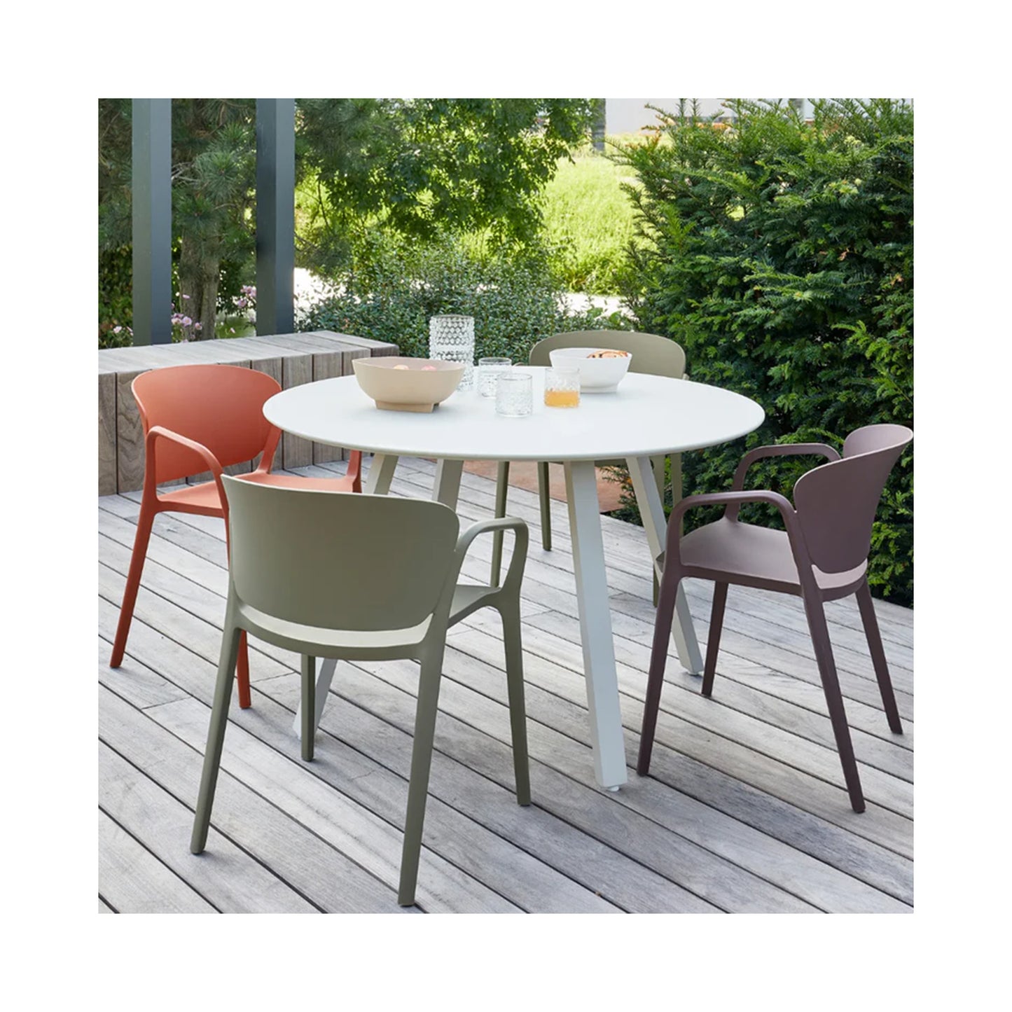 Auke Garden Table