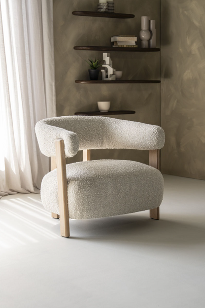 Armchair Lola